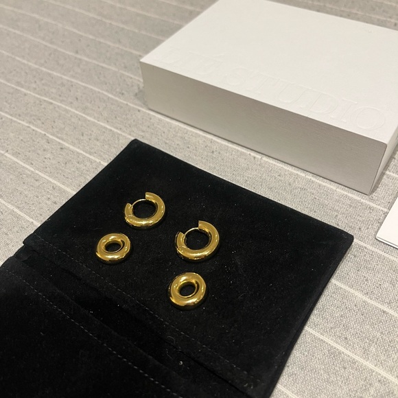 Lie Studio. The Esther Earrings. Gold. - Picture 4 of 8